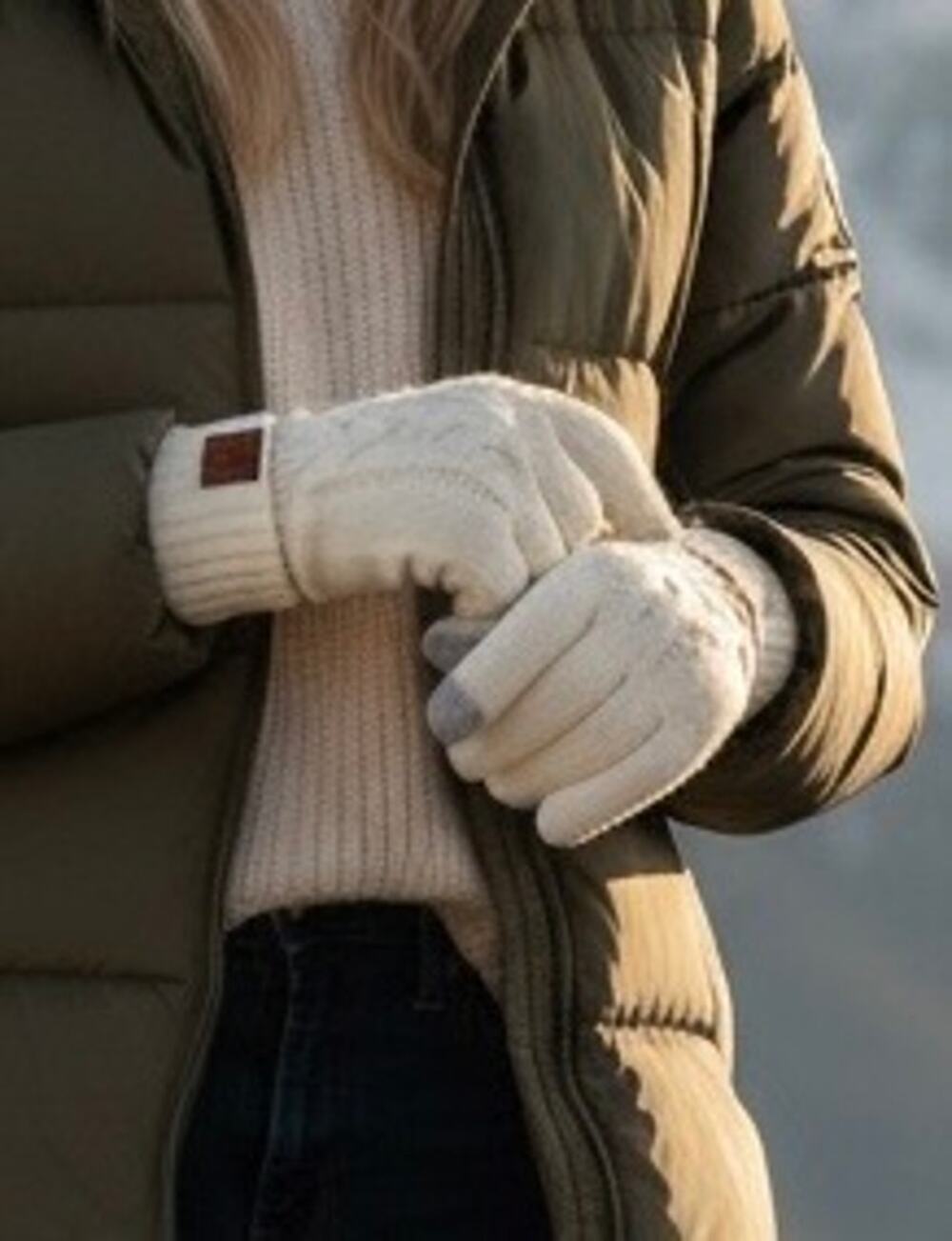 Ivory Touchscreen Cable Knit Winter Gloves NWT